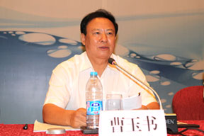 中施企協(xié)曹玉書(shū)會(huì)長(zhǎng)出席會(huì)議并做主旨發(fā)言
