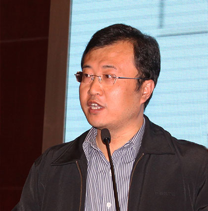 中國水利水電第二工程局有限公司副總經理杜慧鵬發(fā)表題為《由諾蘭模型看中國施工企業(yè)的信息化建設》的演講