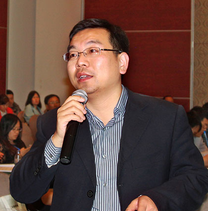 《施工企業(yè)管理》雜志社副主編龔煒主持會議