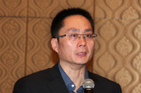 中建裝飾集團(tuán)有限公司高級(jí)顧問田可耕主持論壇并做題為《BIM在建筑市場(chǎng)推廣的困惑與思考》的演講
