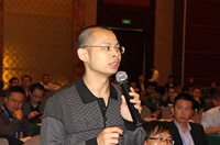參會(huì)代表與演講嘉賓進(jìn)行互動(dòng)交流