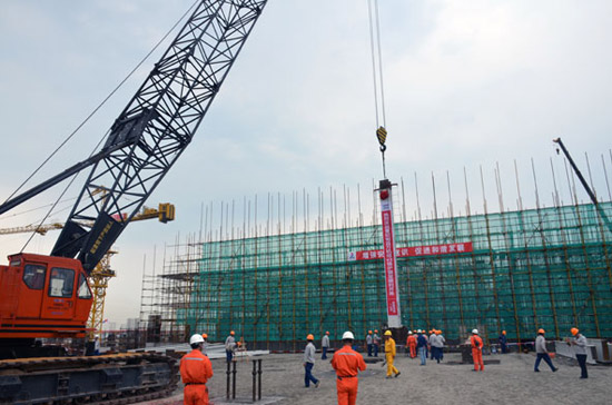 中國(guó)能建安徽電建一公司承建兩臺(tái)百萬(wàn)機(jī)組鍋爐鋼架同日吊裝
