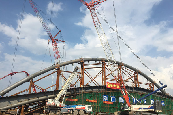 廣西建工集團景觀橋梁飛虹橋合攏圓滿成功——五公司首次承接的鋼結(jié)構(gòu)橋梁初露芳容