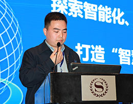 鄭萬(wàn)鐵路河南段項(xiàng)目副總工程師付巍介紹該項(xiàng)目方案與成果